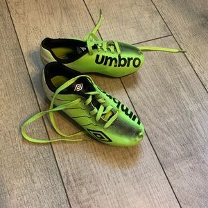 **2 for $5** Umbro toddler soccer cleats